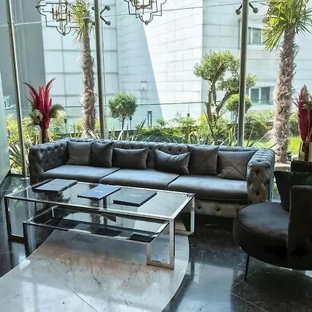 Luxury Flat, Amazing View. Gym & Parking * Stambuł