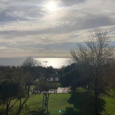 Luxury Flat, Amazing View. Gym & Parking * Stambuł